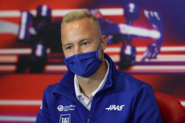 Imagem: Mazepin defende Schumacher de comentários do chefe da Haas F1