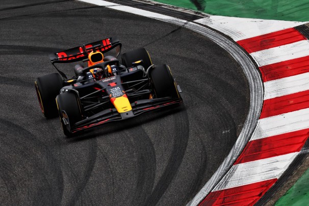 Imagem: Verstappen é o pole position no retorno do GP da China, em Xangai